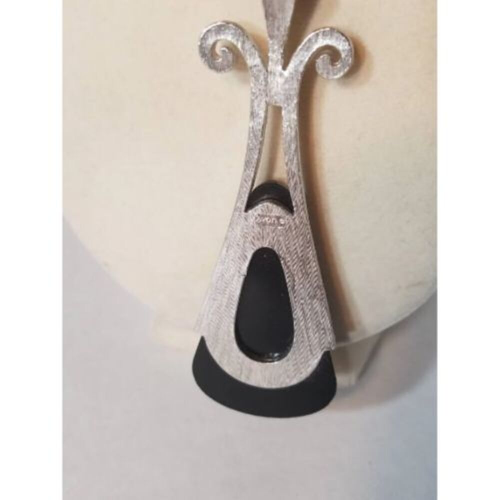 Vintage Avon necklace Large black pendant‎ with silver tone chain. - Picture 4 of 6